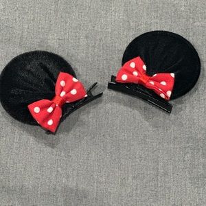 Minnie mouse ears clips